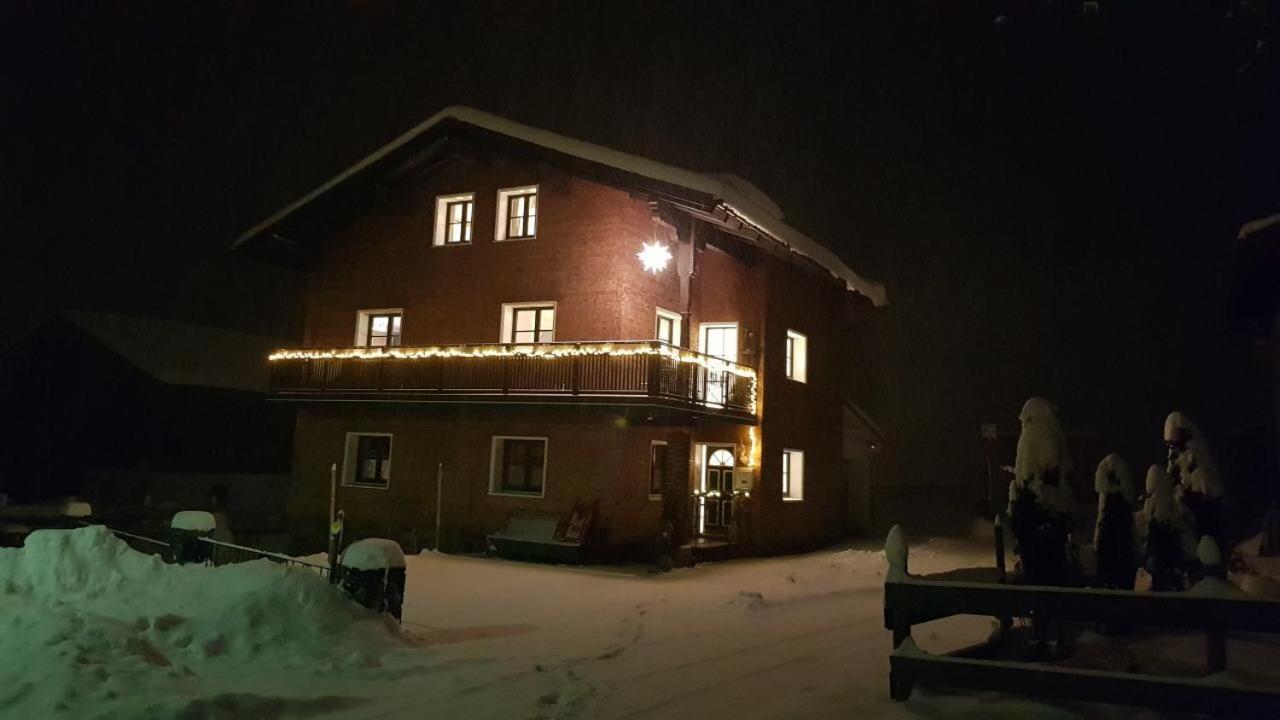 קלוסטרל אם ארלברג Alpin Chalet Kern מראה חיצוני תמונה