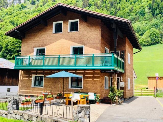 קלוסטרל אם ארלברג Alpin Chalet Kern מראה חיצוני תמונה